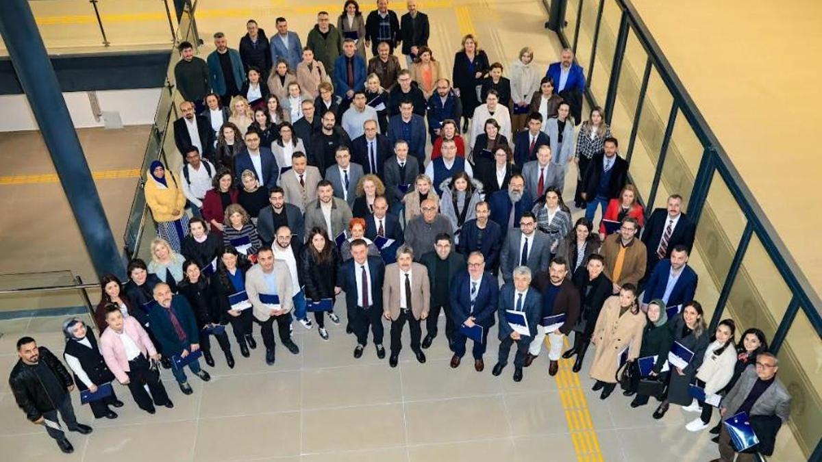 BUÜ’de başarılı akademisyenler rektörle buluştu