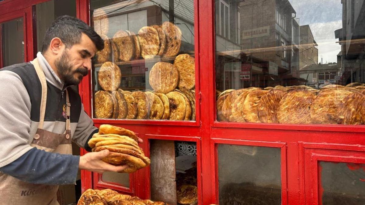 Van'dan Türkiye'ye gönderiyorlar! Van kahvaltısının en önemli lezzetine doyum olmuyor