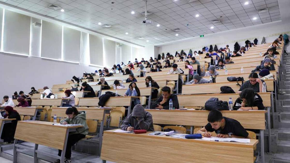 2026 YKS Başvurusu Ne Zaman Bitiyor, Ücreti Ne Kadar? ÖSYM AİS TYT Başvuru Ekranı ve Son Gün Uyarıları!