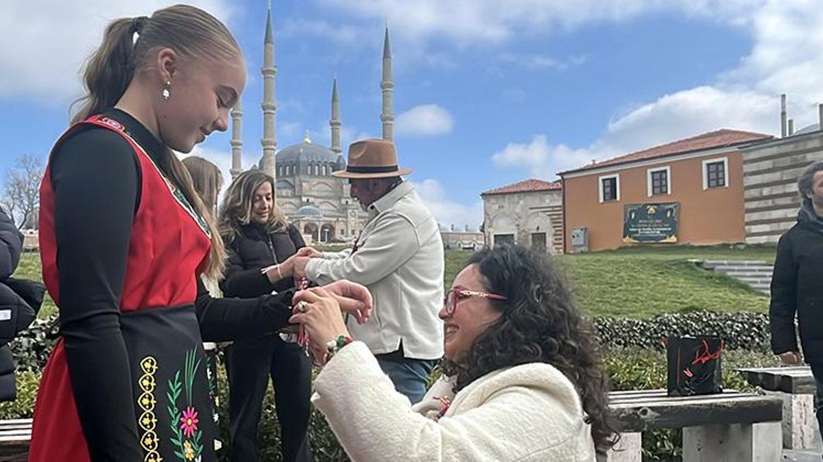 Edirne'de 'marteniçka'lar takıldı! 'Baba Marta' et…