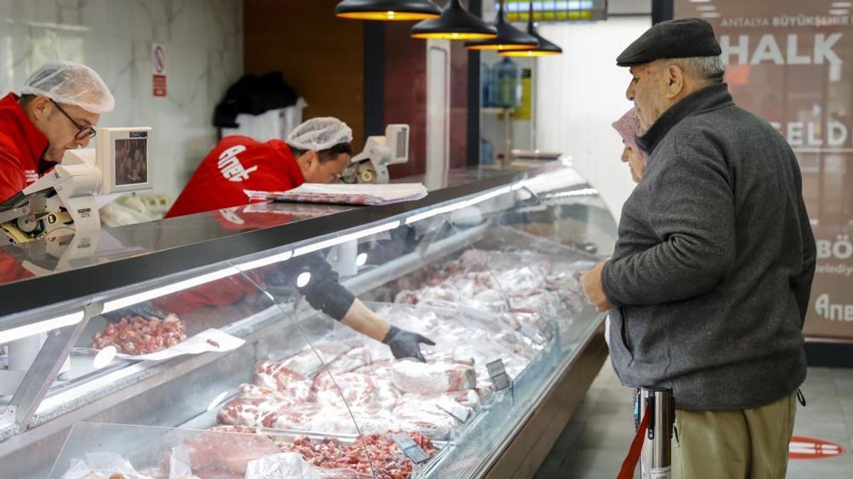 Vatandaşın uğrak yeri! Ramazan ayında uygun fiyatlı etin merkezi oldu