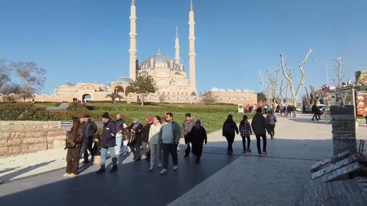 Edirne’de iğne atsan yere düşmüyor: Restorasyon bitti, on binler Selimiye’ye koştu!