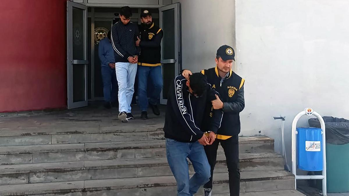 Kendisini ‘Komiser Vedat’ olarak tanıtıp, emekliyi dolandırdı