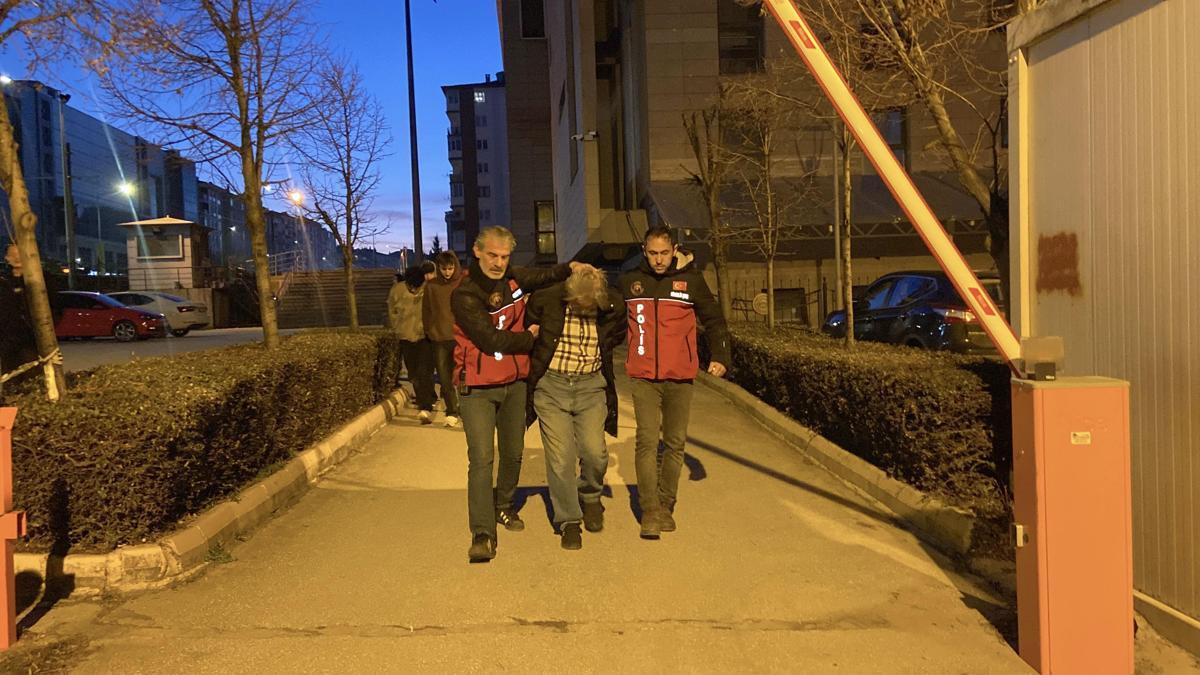 Atatürk’e hakaretten tutuklandı