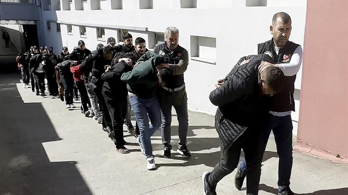 Adana'da flaş operasyon: 11 kişi tutuklandı