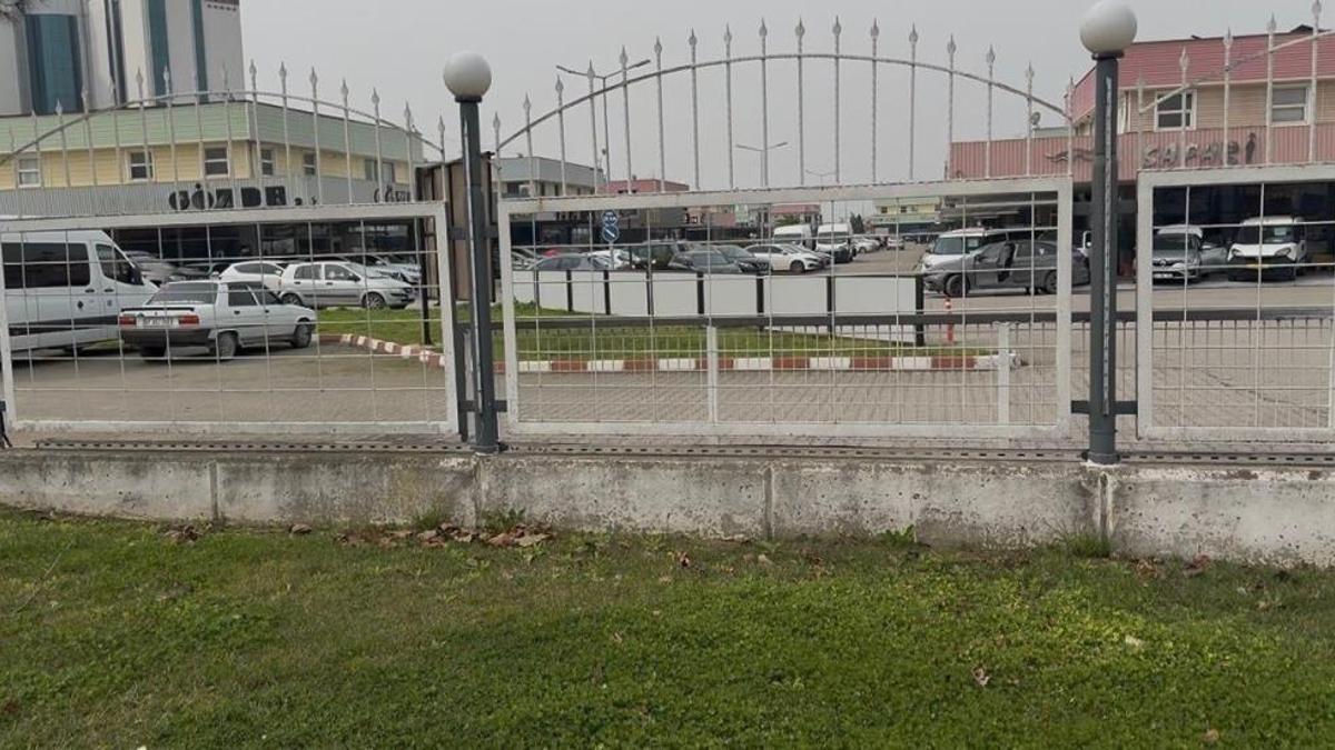 Haciz memurları boş dükkanla karşılaştı! Galericinin yerinde yeller esiyordu