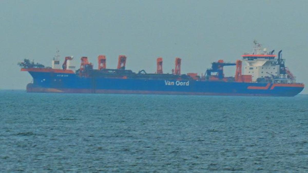 İran, Hürmüz Boğazı'nda 10 petrol tankerini vurduğunu duyurdu