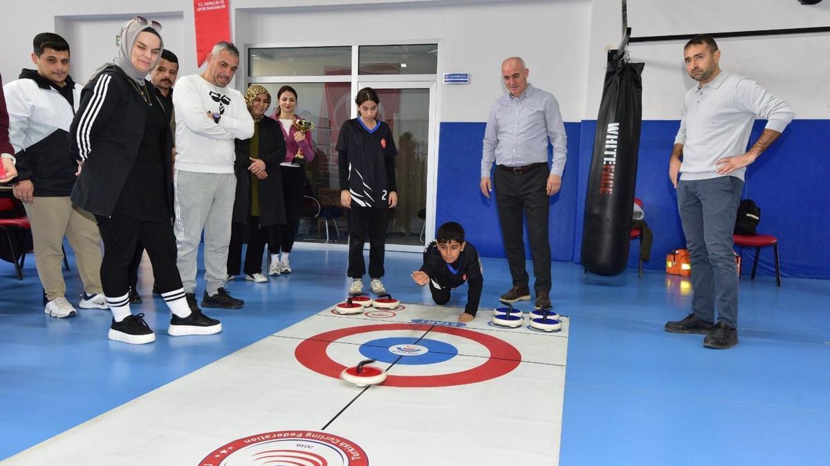 Osmaniye’de floor curlıng il birinciliği tamamlandı