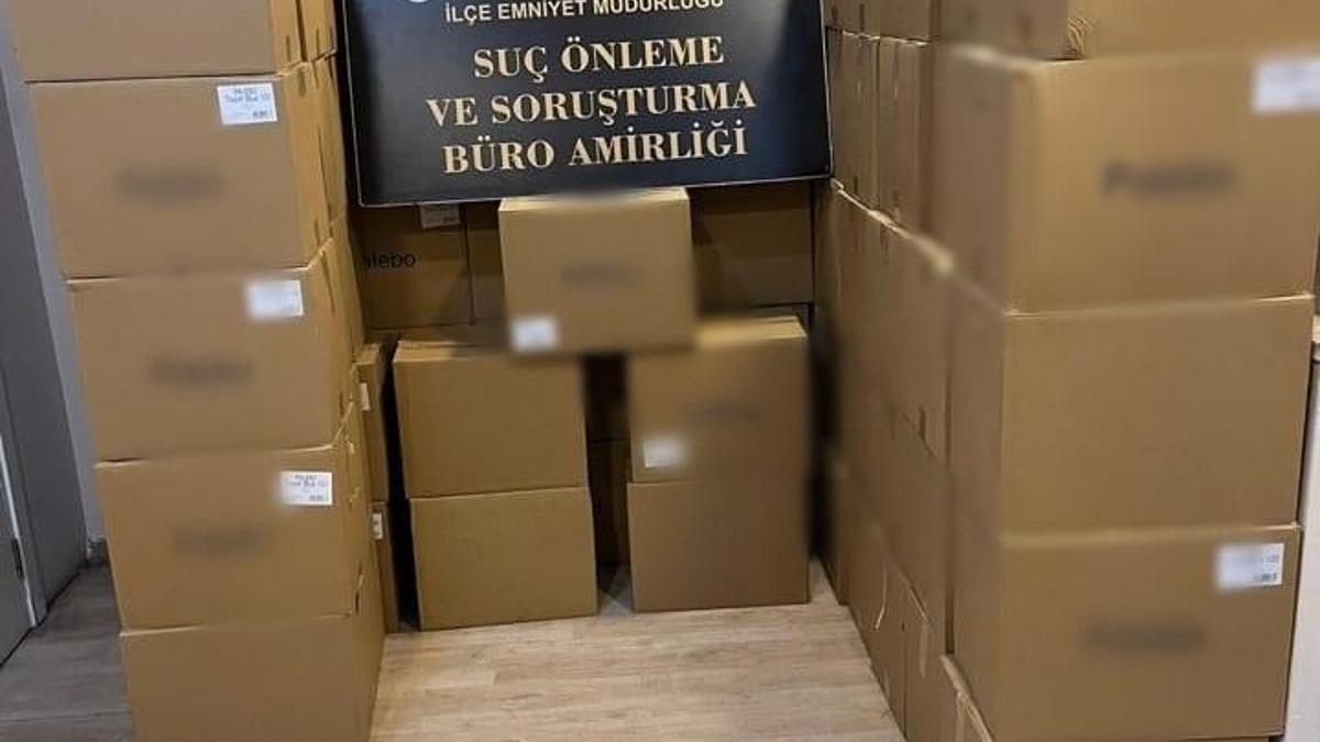 Bursa'da 460 kilo kaçak tütün ile 310 bin makaron ele geçirildi; 2 gözaltı