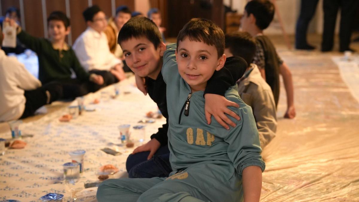 Samsun’da 60 öğrenci camide iftarda buluştu
