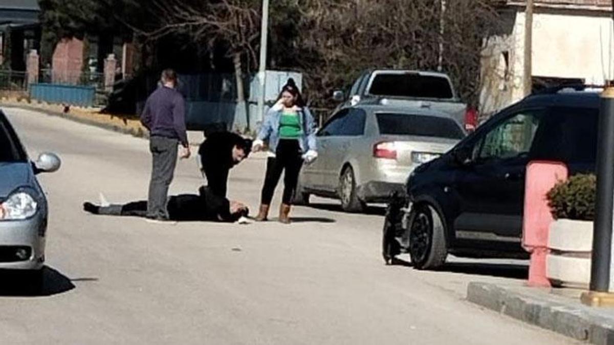 Edirne Keşan'da motosiklet hafif ticari araca çarptı: 2 kişi yaralandı