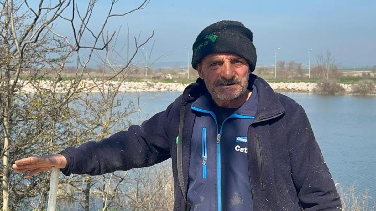 Bu babanın emeği ödenmez! Süt inekçiliğinden dört çocuğunu büyüterek üniversitede okuttu