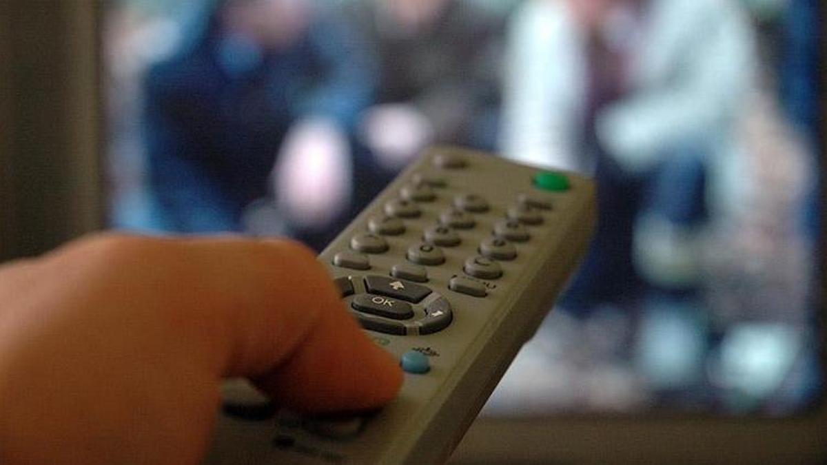 Türkiye'de televizyon izlenme süreleri artıyor! Diziler yine zirvede: Hanelerde günlük 6 saat TV izleniyor