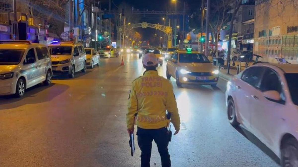 Trafik magandalarına geçit yok! Kadıköy'de makas atan sürücülere ceza yağdı