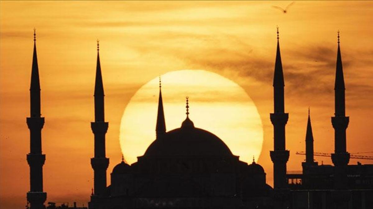 İSTANBUL İFTAR VAKTİ 7 MART 2026 | Bugün İftar Saat Kaçta, İftara Kaç Dk Kaldı? İşte Diyanet İmsakiyesi