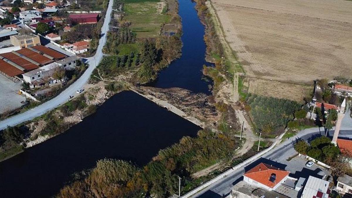 Kemal Sunal’ın İnatçı filmine ev sahipliği yapmıştı! Doğaseverler tarihi taş köprüye dikkat çekti