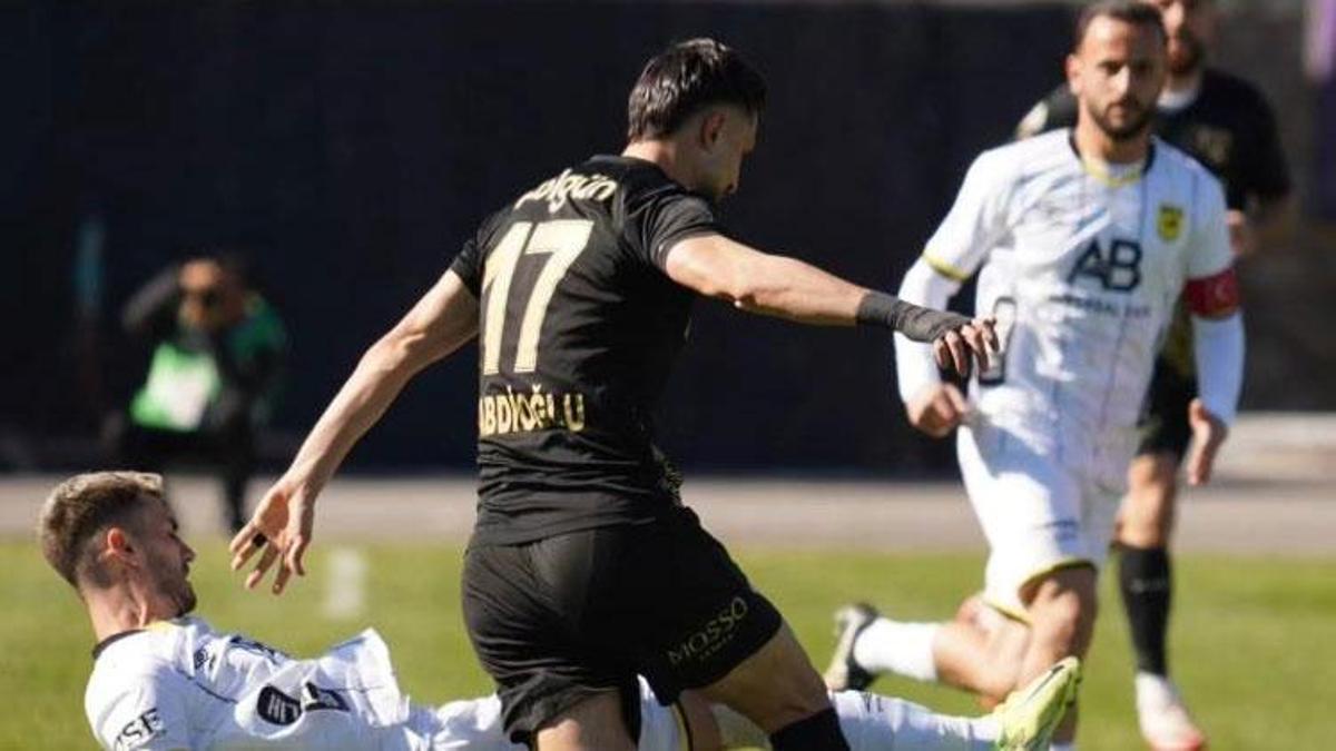Muğlaspor-Adana 01 FK maçında goller 90+7 ve 90+10'da geldi