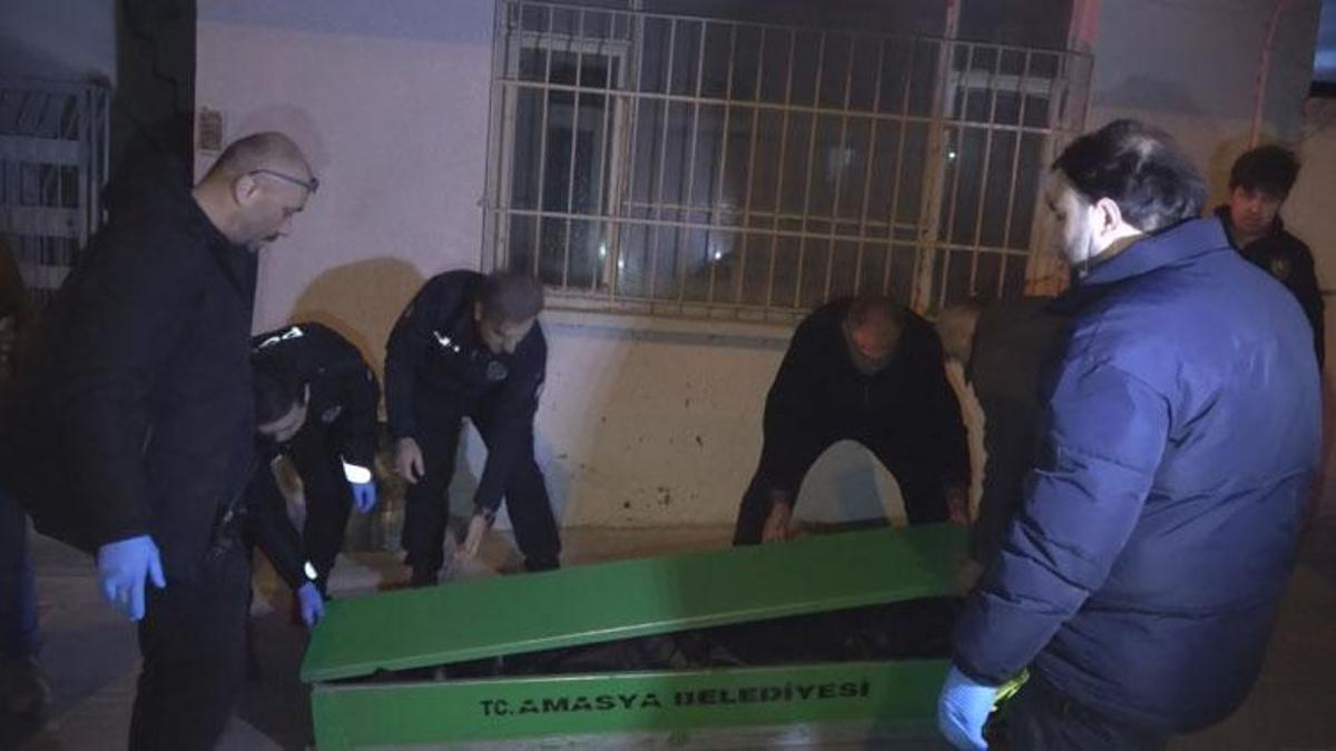 Amasya'da yalnız yaşadığı 3 katlı apartmanda ölü bulundu
