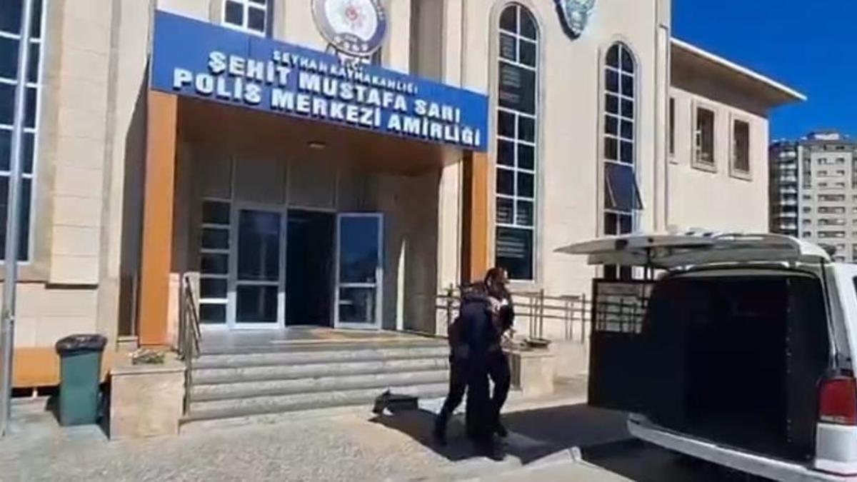 Adana'da trafikte araçtan inip sürücüye saldıran iki kişi tutuklandı