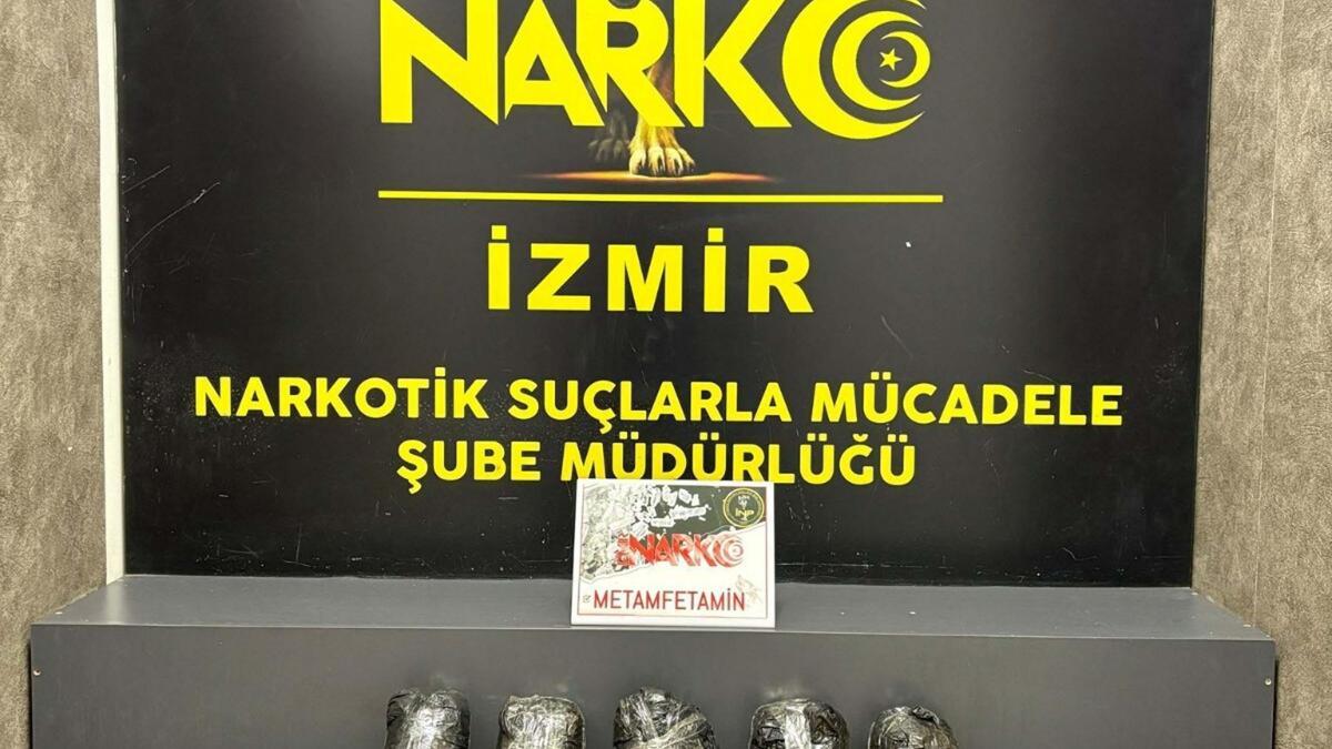 Polisin durdurduğu otomobilde 10 kilo metamfetamin ele geçirildi