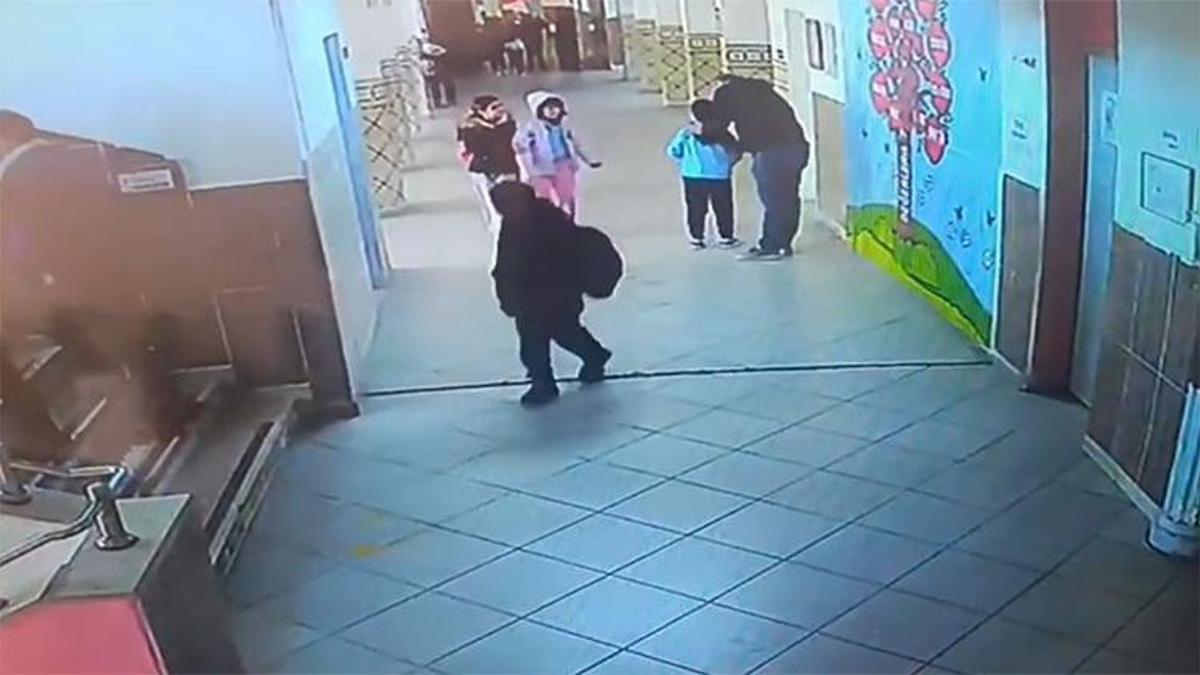 Malatya'da nöbetçi öğretmen Heimlich manevrası ile öğrenciyi hayata döndürdü