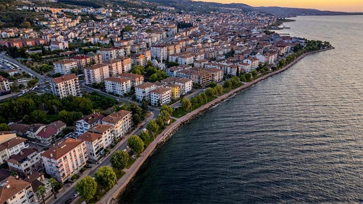 Kocaeli’de bugün hava nasıl olacak? Meteoroloji'den yeni açıklama geldi, gündüz alev alev, gece buz gibi