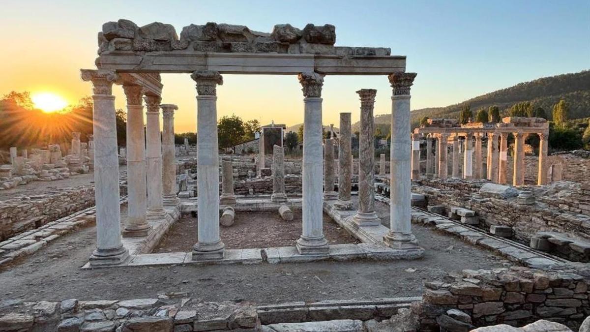 Antik kentte gelecek inşa ediyorlar: Stratonikeia genç restoratörlerin mutfağı oldu!