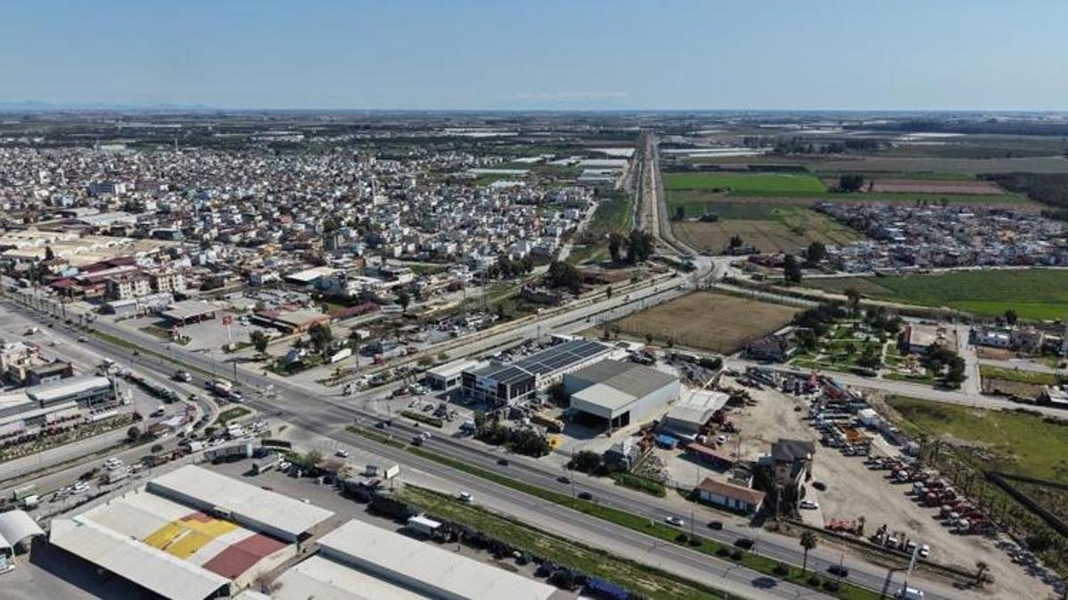 Tarsus’ta çiftçileri sevindiren çalışma! Ulubatlı Hasan Bulvarı yenilendi