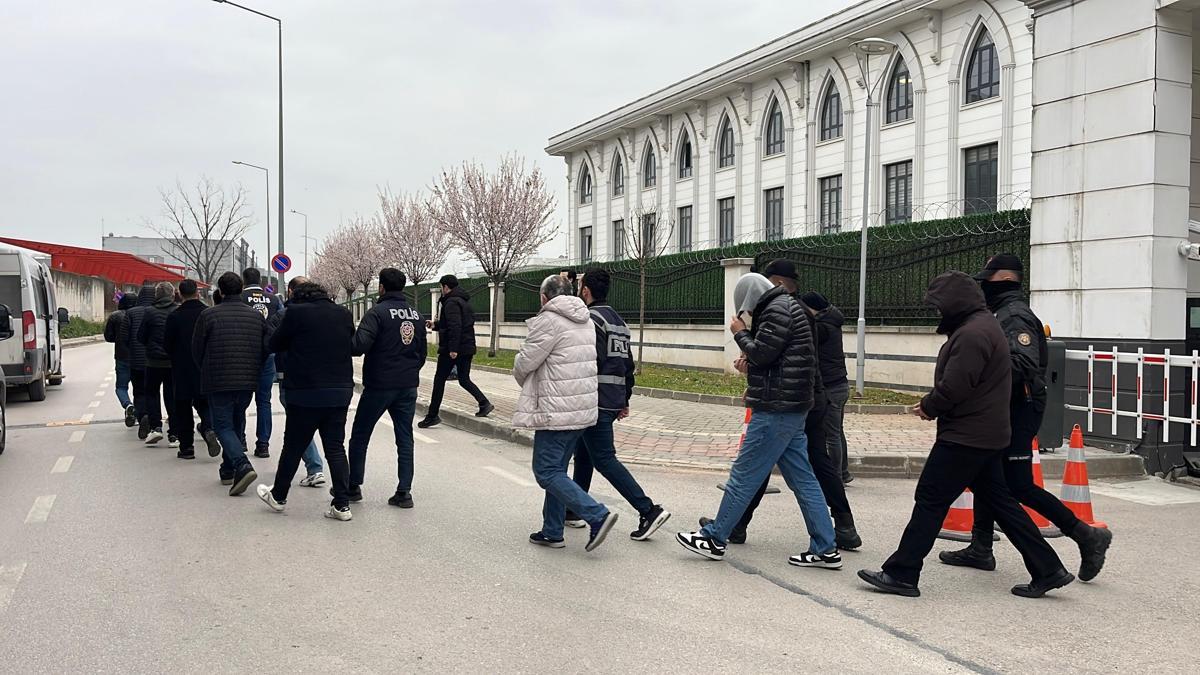 Kocaeli merkezli dolandırıcılık operasyonu; 25 şüpheli adliyede