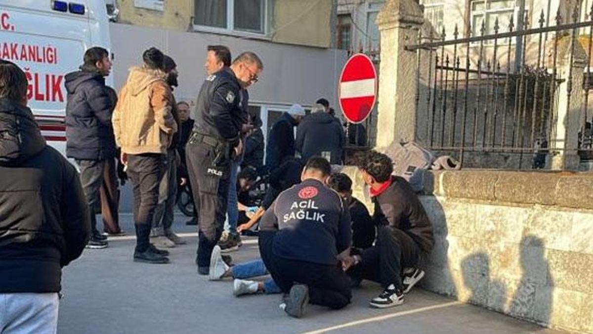 Gelibolu'da çıkan bıçaklı kavgada 3 kişi yaralandı