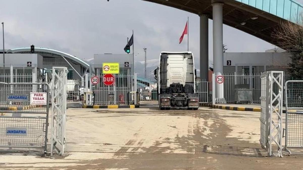 ABD-İran savaşı sonrası Türkiye'de görüldü! Hakkari’de izin verilmiyor, alarma geçildi