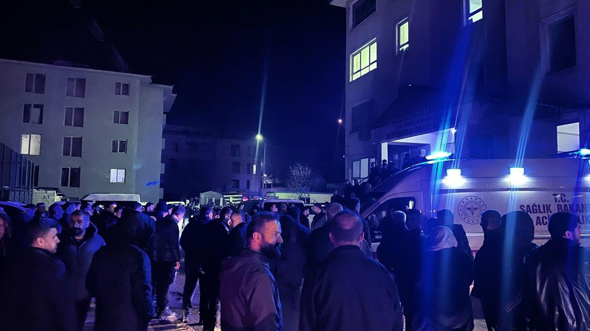 Şırnak’ta şarampole devrilen kamyonetin sürücüsü yaralandı