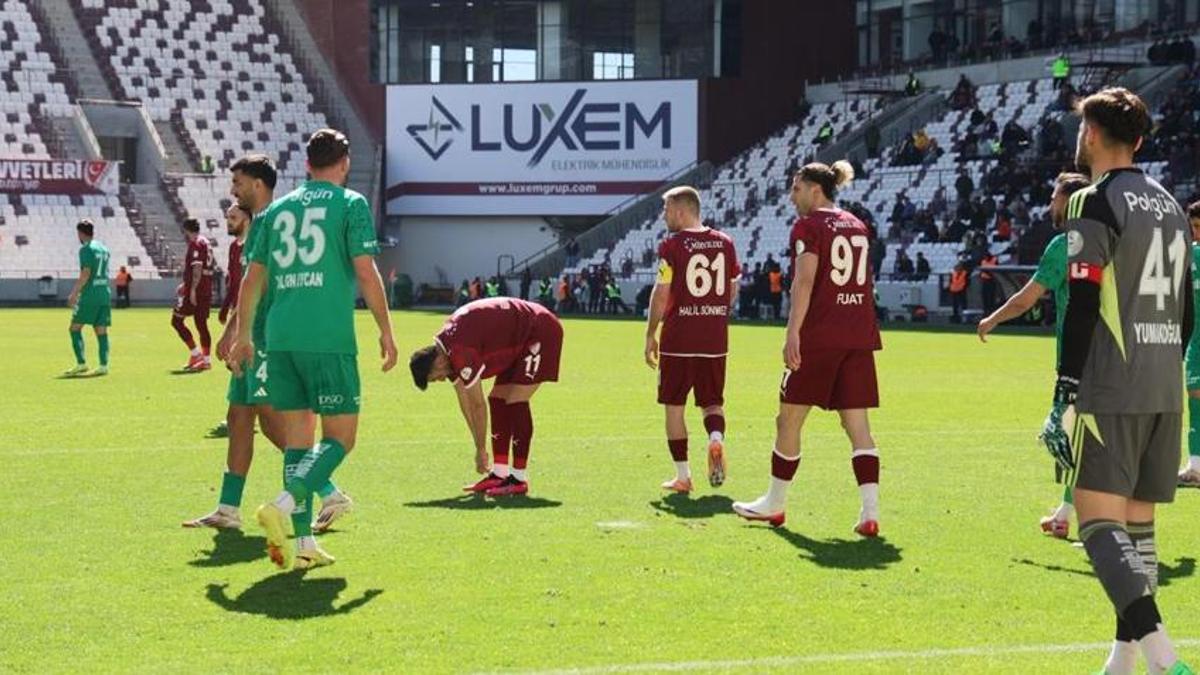 Elazığspor’da işler değişti! 3 yıldız isimden kötü haber geldi