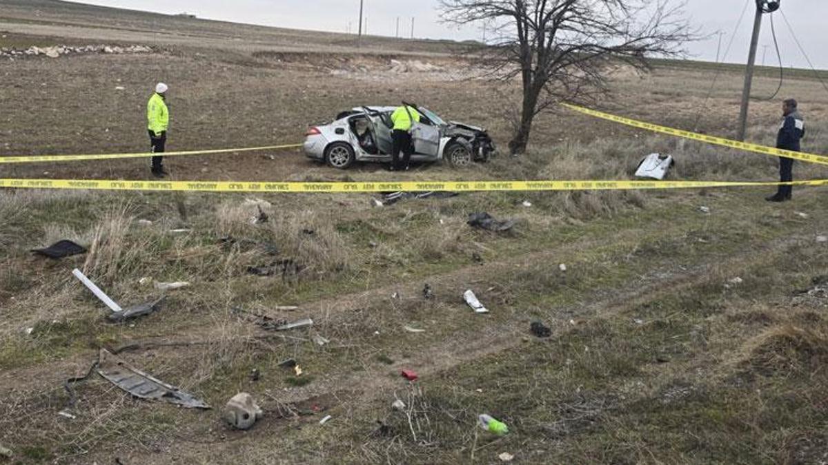Bayram tatili yolunda otomobil şarampole devrildi: Baba öldü, eşi ile 4 oğlu yaralandı