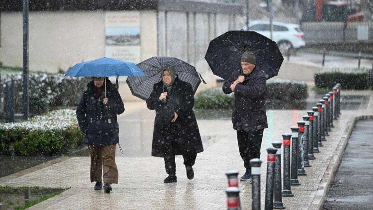 Sağanak yağışlar geri dönüyor! Meteoroloji 19 ili uyardı: Sel, su baskını, buzlanma, don, çığ ve kar erimesine dikkat