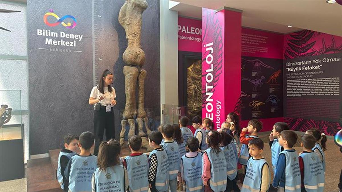 Miniklerin bilim mesaisi: Deneyerek keşfettiler, eğlenerek öğrendiler!