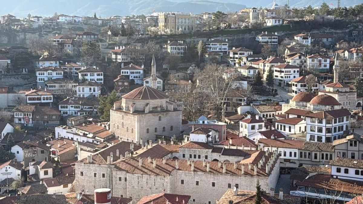 Tarihi kent Safranbolu’da bayram yoğunluğu