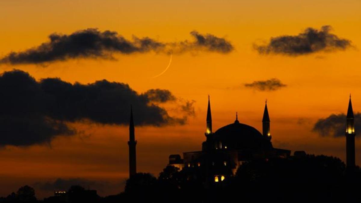 Kadir Gecesi namazı nasıl kılınır ve kaç rekattır? 2026 Kadir Gecesinde kılınması gereken tüm namazlar