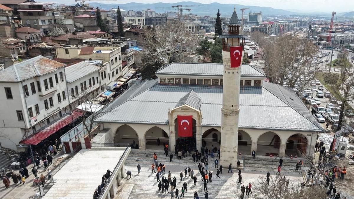 6 Şubat depremlerinde hasar görmüştü! Kahramanmaraş Ulu Cami yeniden ibadete açıldı