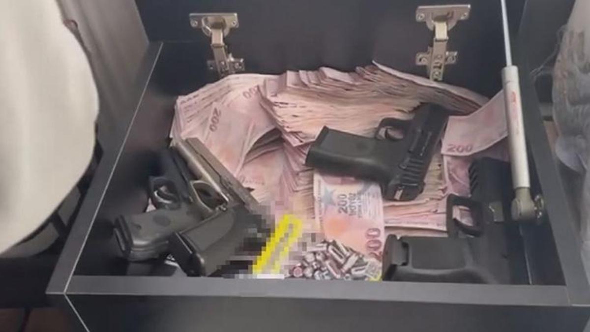 Maltepe'de zehir tacirlerine geçit yok! Çok sayıda silah ve uyuşturucu madde ele geçirildi