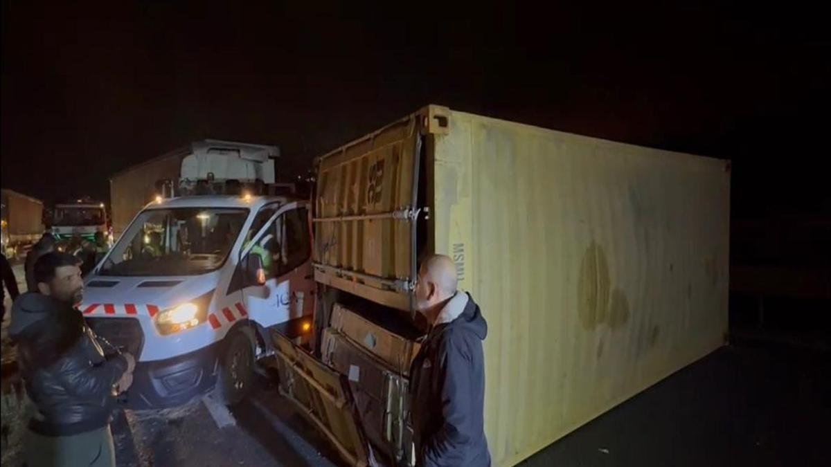 Kuzey Marmara'da feci kaza: 2 tır çarpıştı!