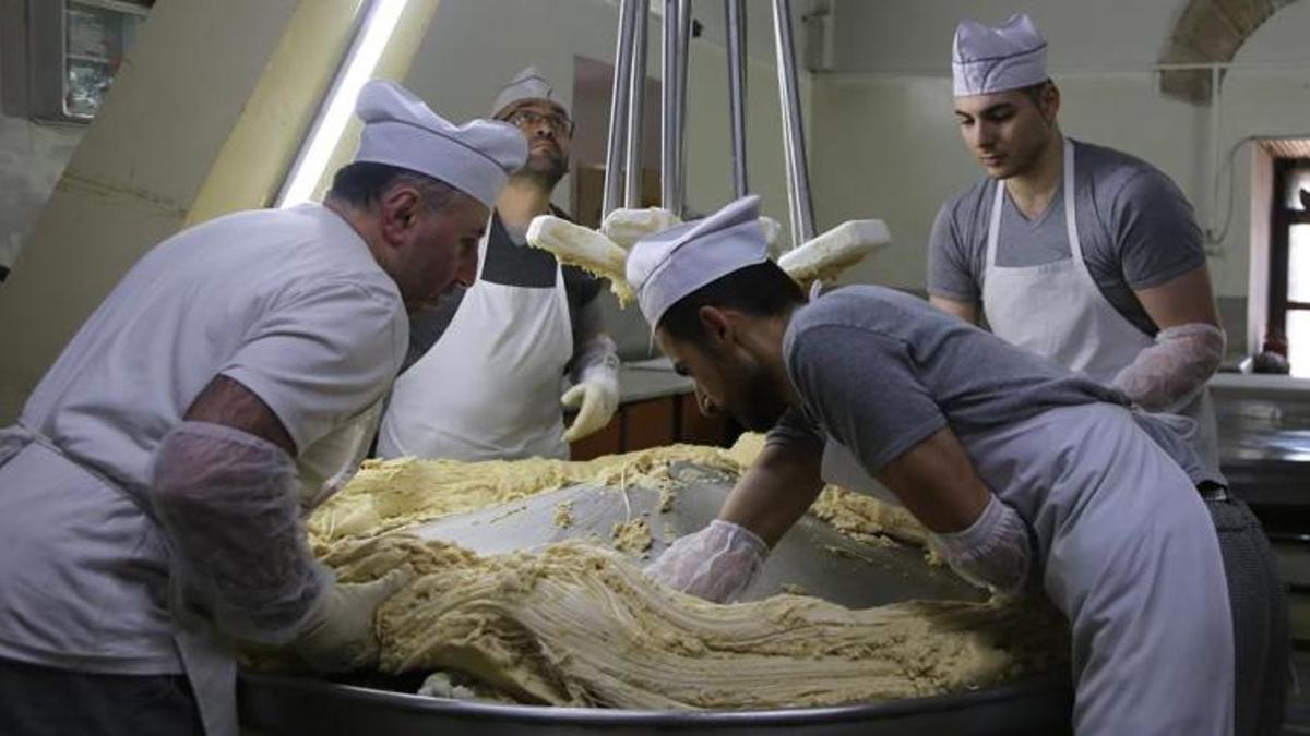 Kastamonu'da bayram öncesi üretim rekoru kırdı! Yoğun talep yüzünden uzun kuyruklar oluştu