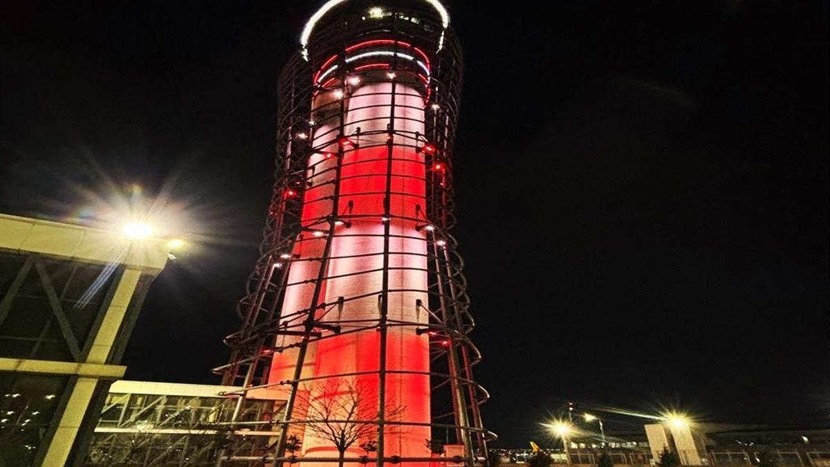 Çanakkale Şehitleri Sabiha Gökçen'in kulesinde anıldı!