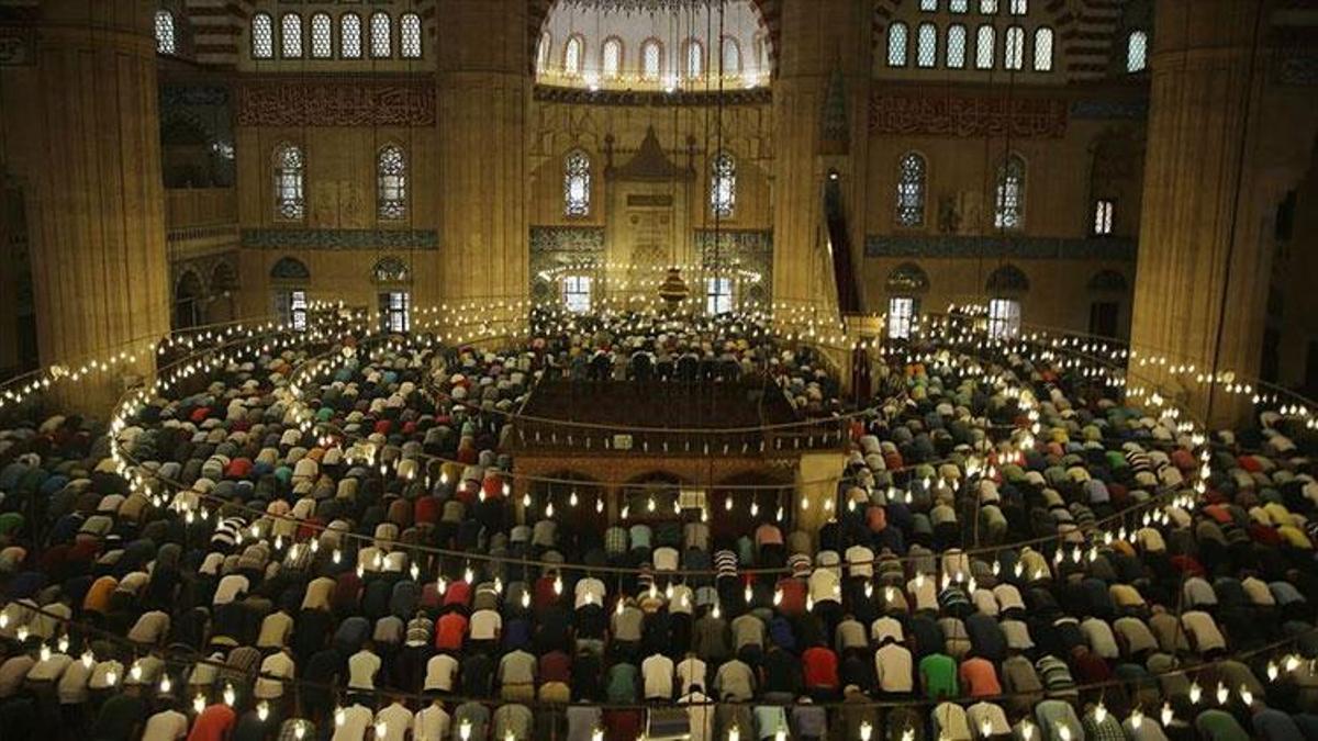 Ramazan bayram namazı saat kaçta? İşte il il bayram namazı saatleri ve bayram namazı kılınışı