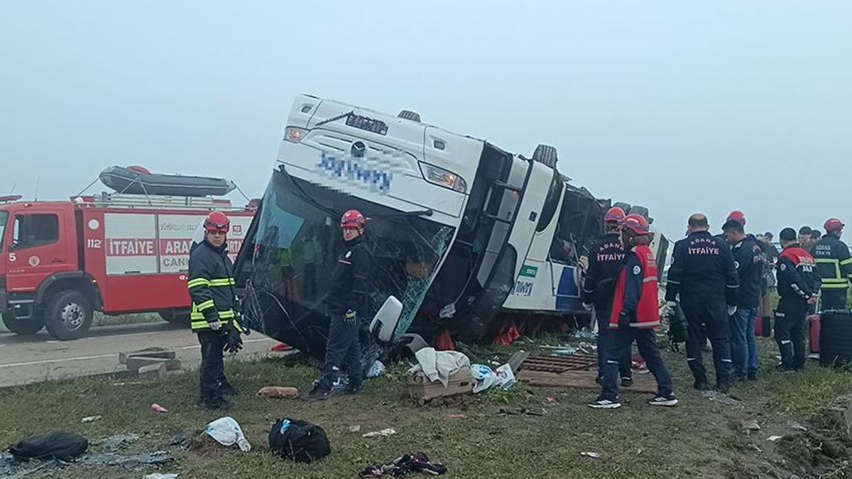 Adana'da bayram yolunda korkunç kaza: 2 ölü, 20 yaralı var