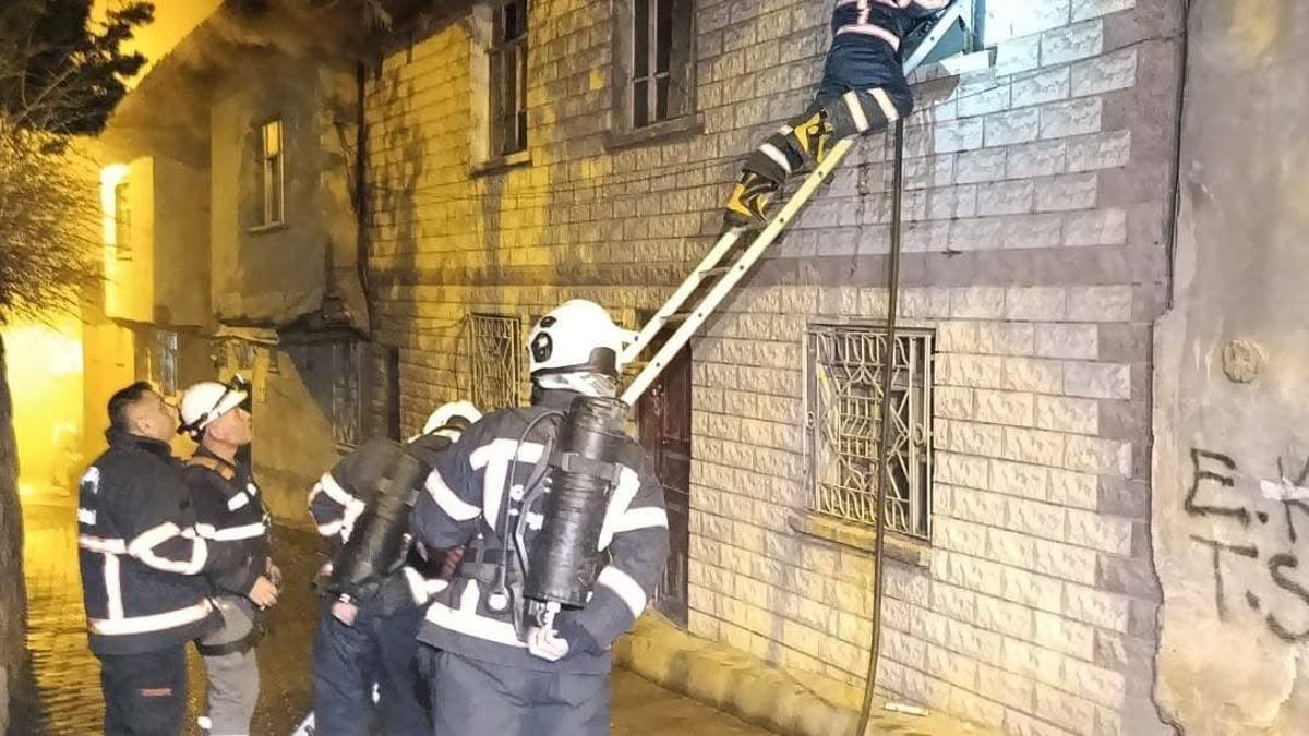 Çankırı’da 2 katlı evde yangın: 2 ölü