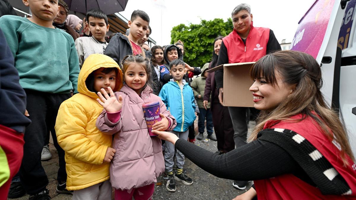 Mersin’de, çocuklara bayram sürprizi