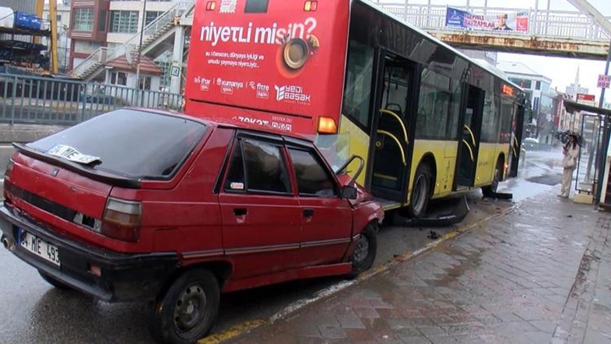 Ümraniye'de can pazarı! Otomobil İETT otobüsüne çarptı