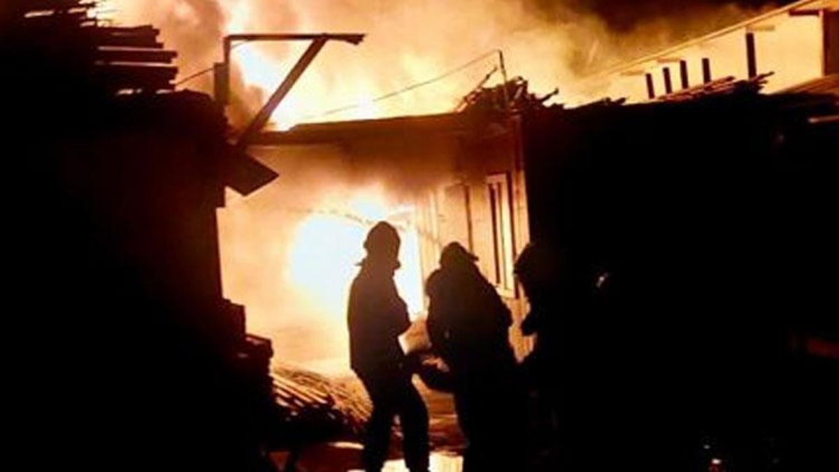 Bodrum’da işçilerin kaldığı 3 konteyner alev alev yandı