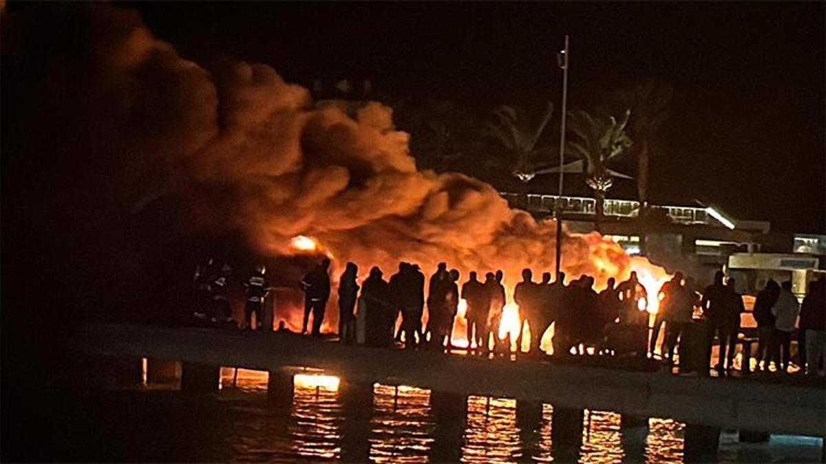 Bodrum'da milyonluk tekneler alev alev yandı